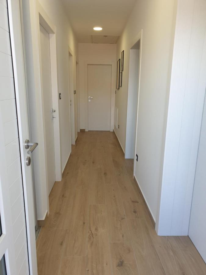 Eximius Apartment Pula Buitenkant foto