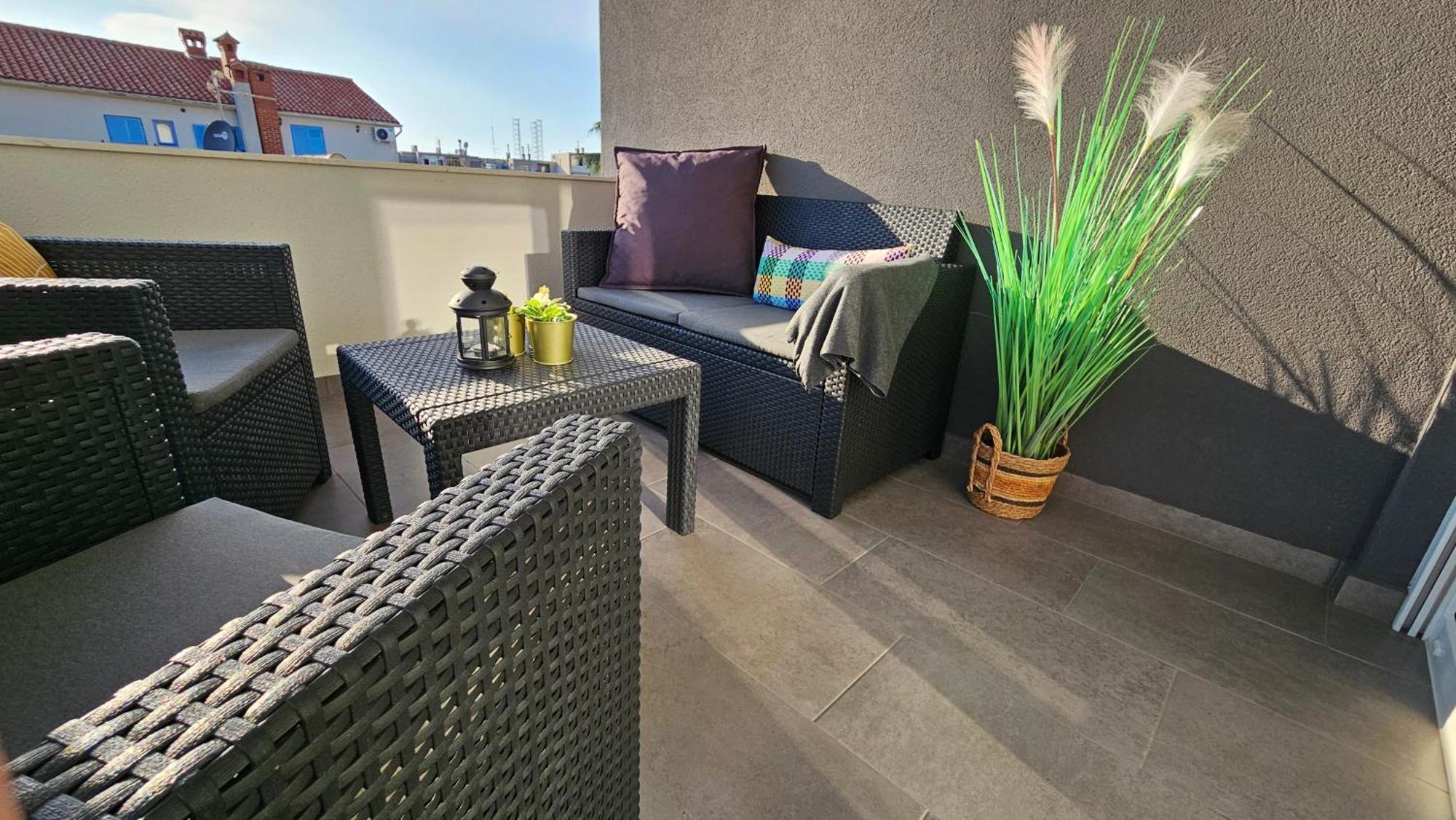 Eximius Apartment Pula Buitenkant foto