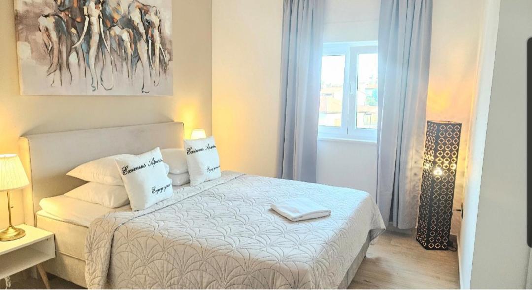 Eximius Apartment Pula Buitenkant foto