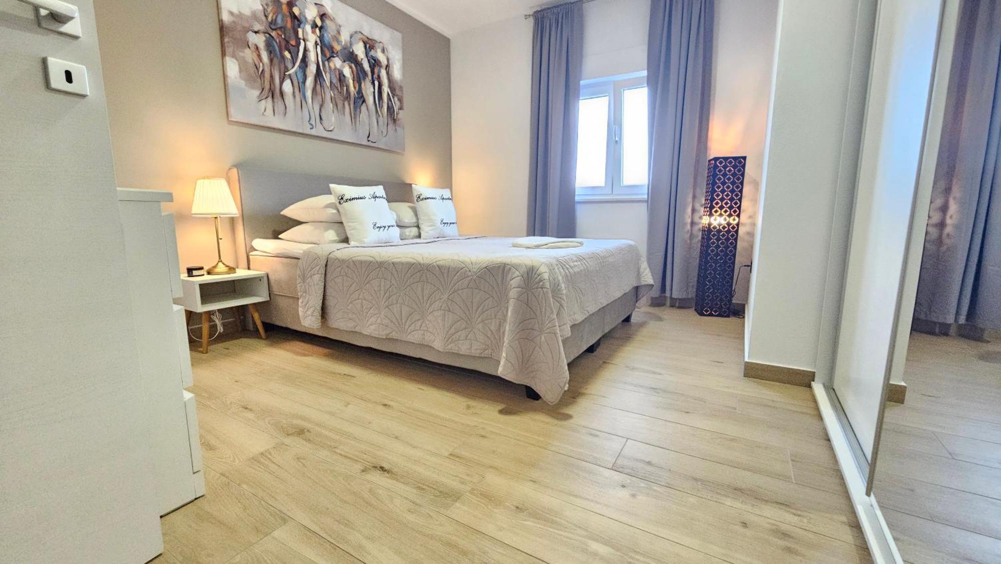 Eximius Apartment Pula Buitenkant foto