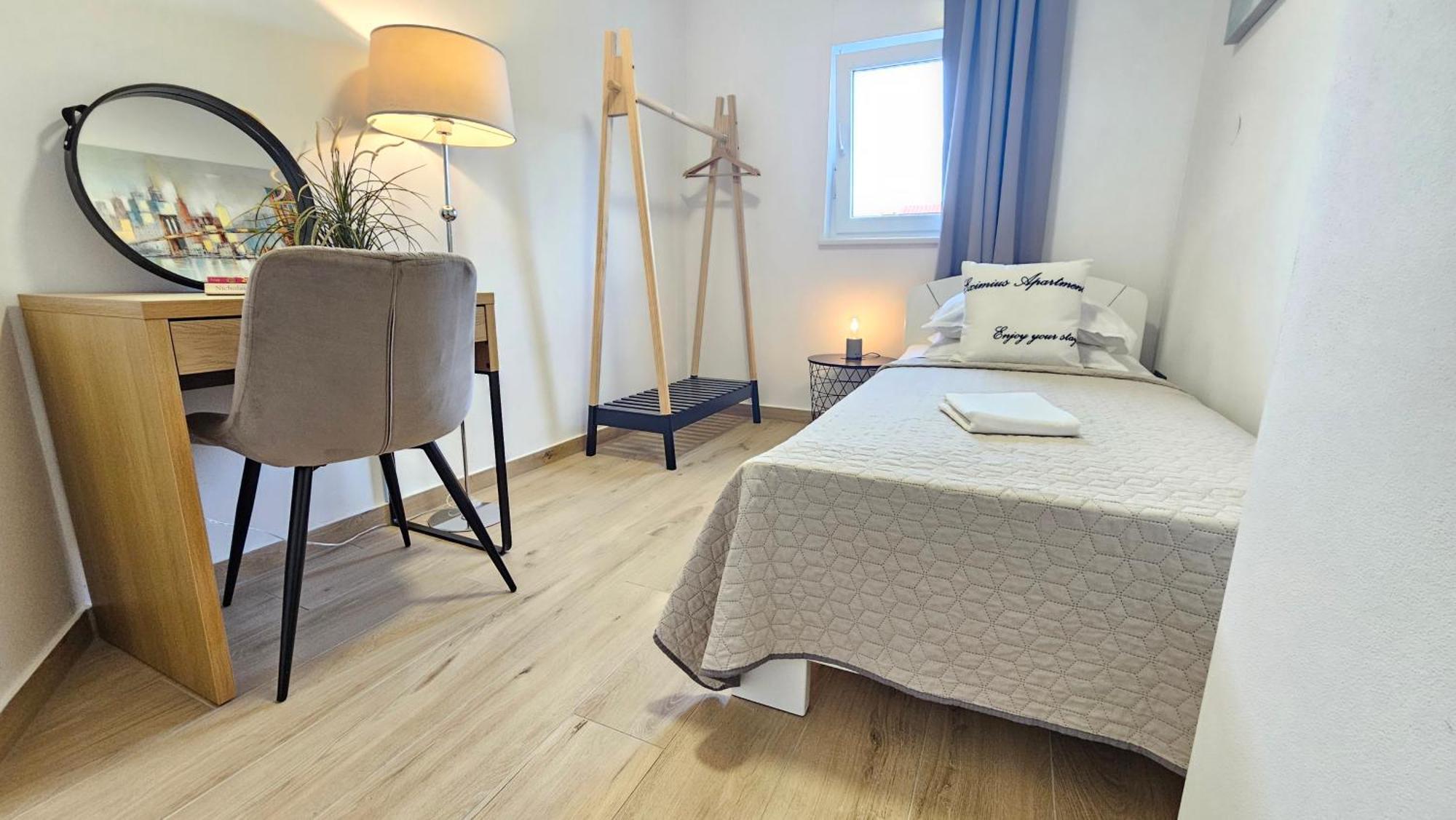 Eximius Apartment Pula Buitenkant foto